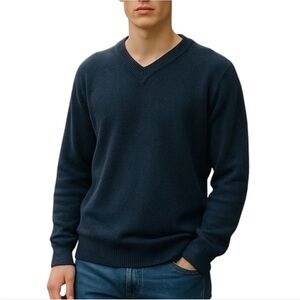 L.L. Bean Lambswool V-Neck Sweater in Navy Blue Men’s Size Large Classic